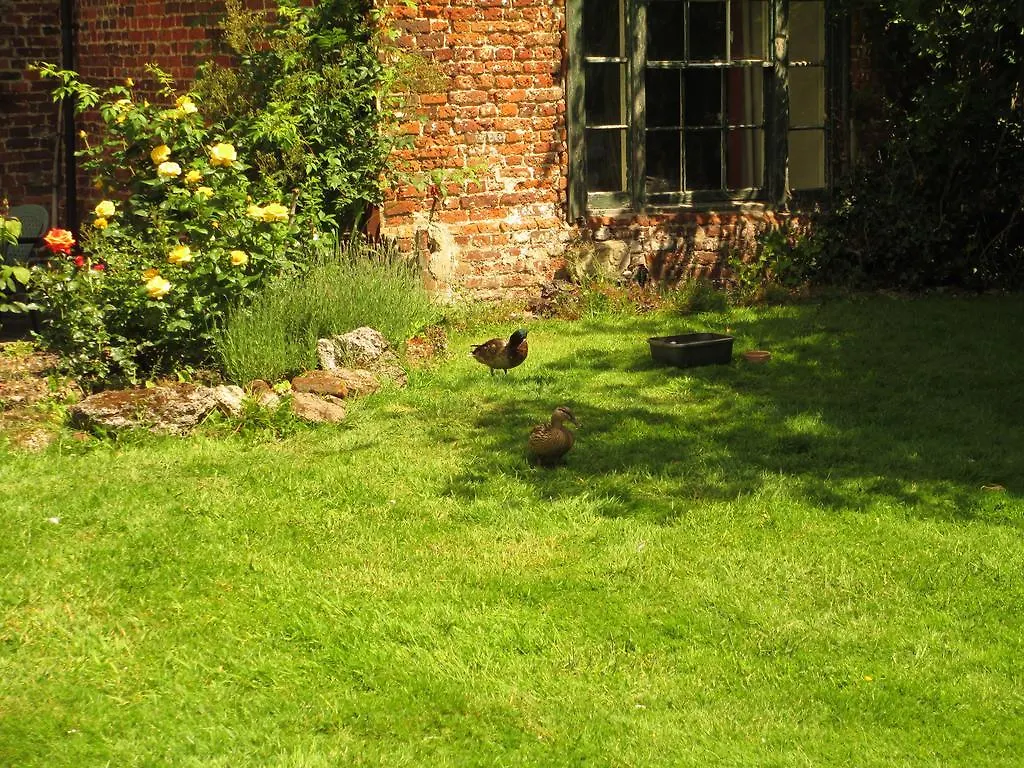Old Manor House Bed And Breakfast Ashford