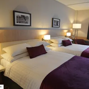 Hotel Lancaster, Uxbridge