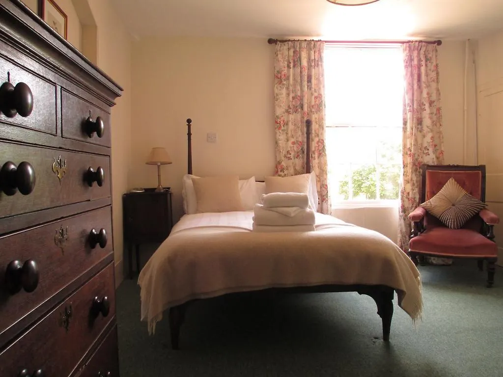 Old Manor House Bed And Breakfast Ashford 0*, Shepperton
