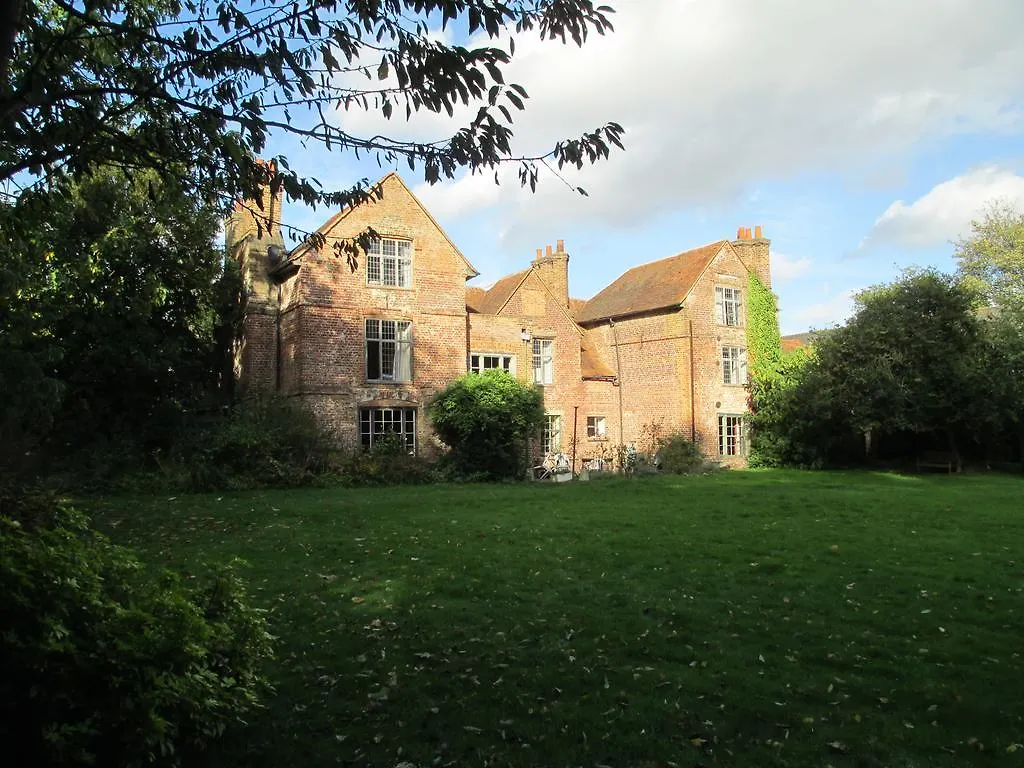 Old Manor House Bed And Breakfast Ashford Bed & Breakfast Shepperton