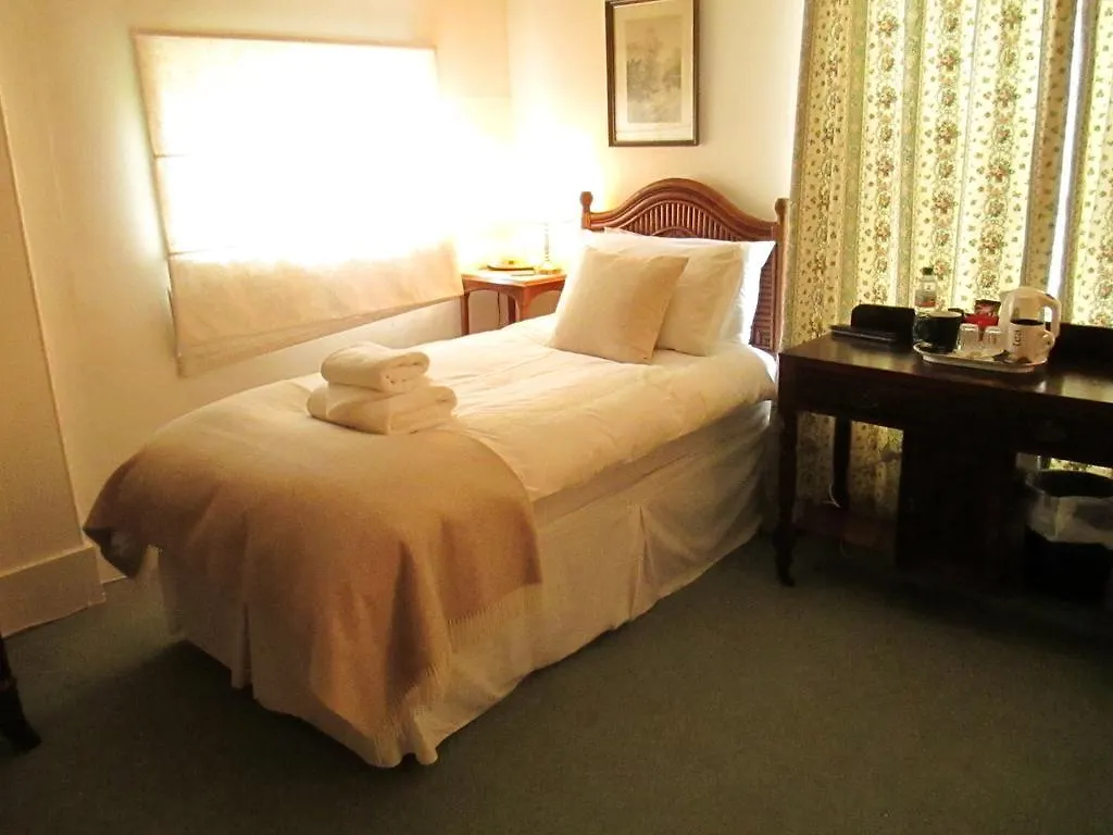 Bed & Breakfast Old Manor House Bed And Breakfast Ashford