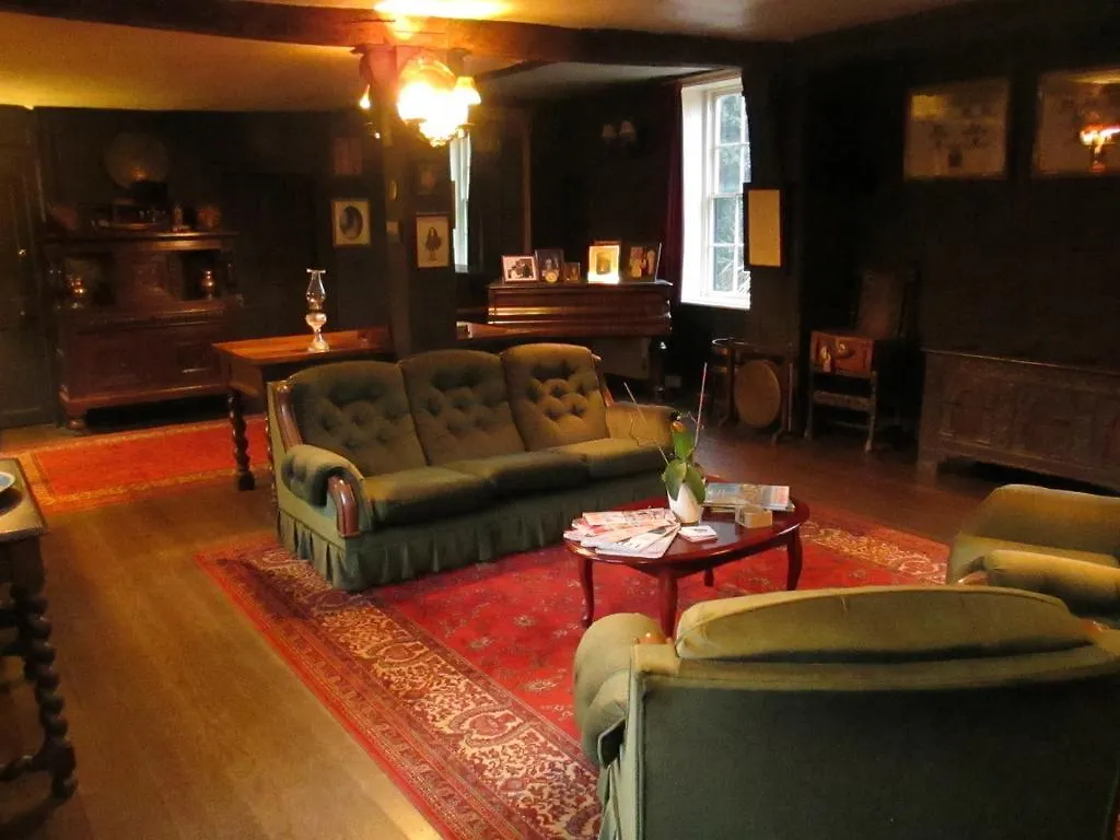 Old Manor House Bed And Breakfast Ashford 0*, Shepperton United Kingdom