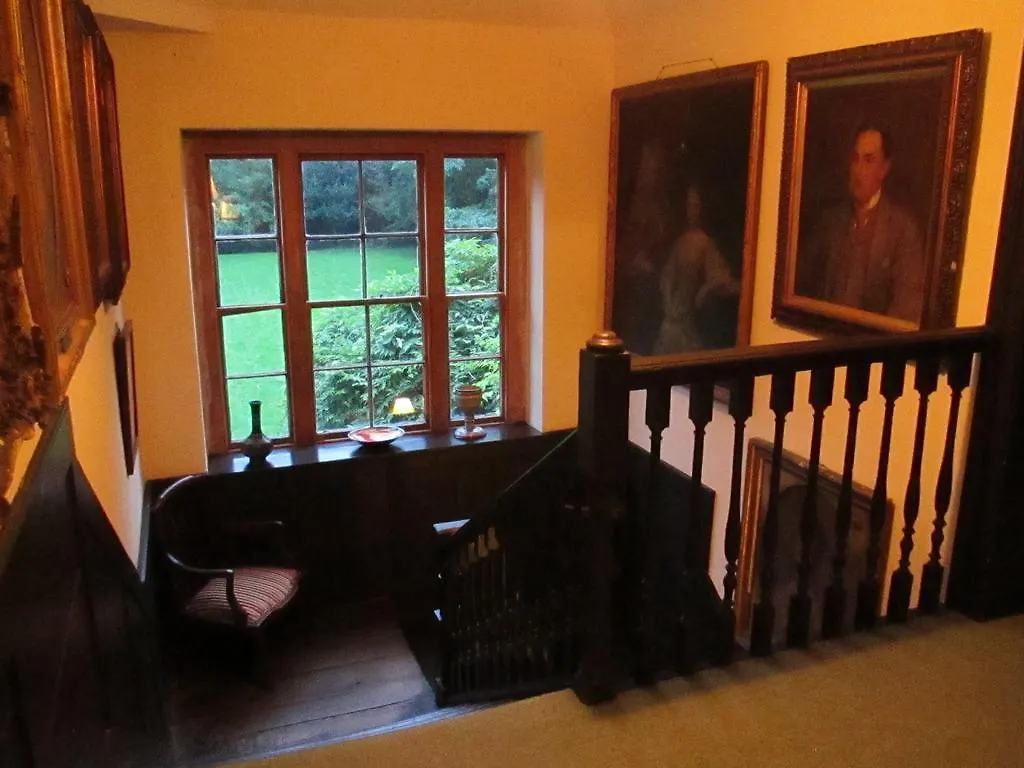 Old Manor House Bed And Breakfast Ashford